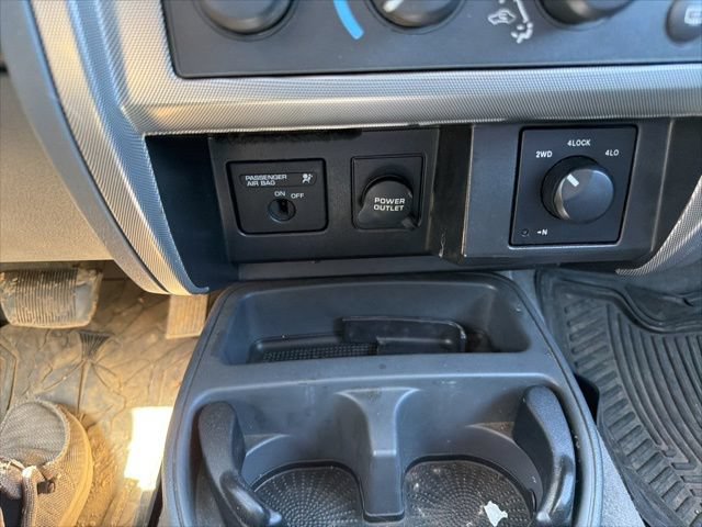 Used 2006 Dodge Dakota SLT w/ Trailer Tow Group AWD/4WD image 15