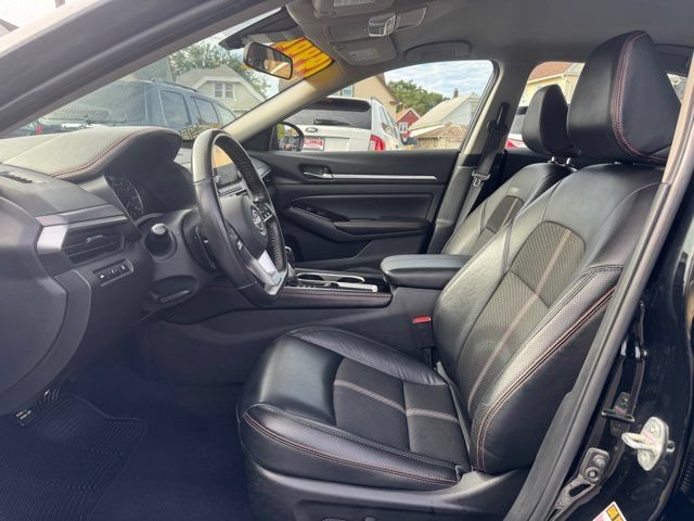 Used 2024 Nissan Altima 2.5 SR FWD image 8
