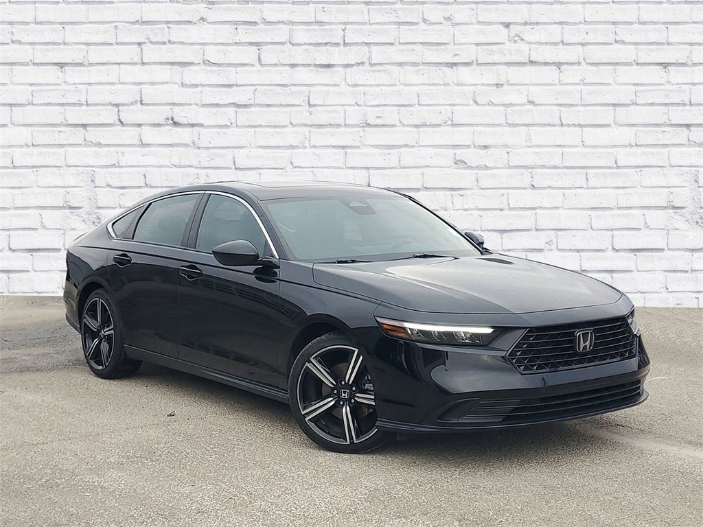 Used 2024 Honda Accord Sport image 1