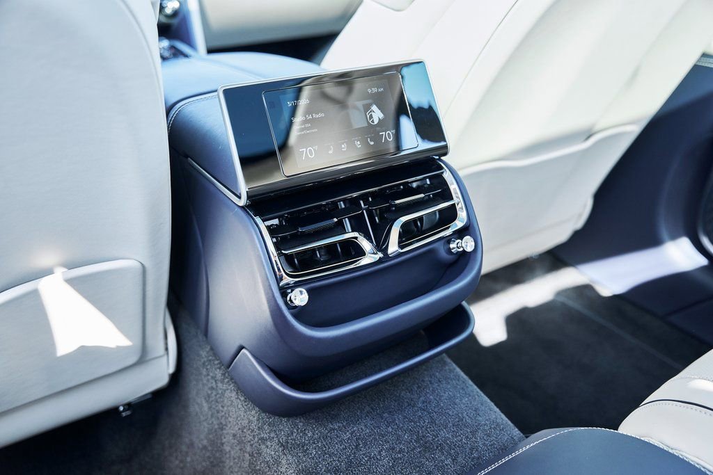 Used 2024 Bentley Flying Spur V8 image 49