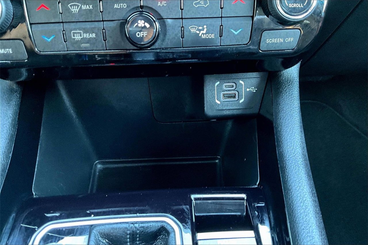 Certified 2024 Jeep Compass Limited image 15