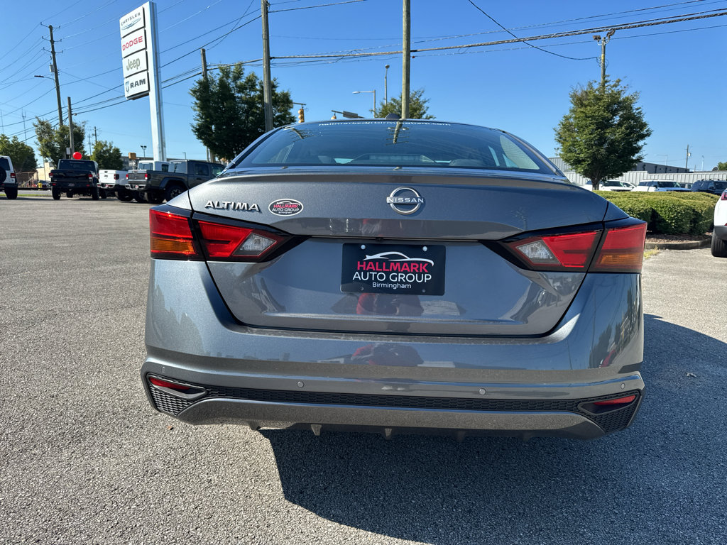Used 2025 Nissan Altima 2.5 S FWD image 8