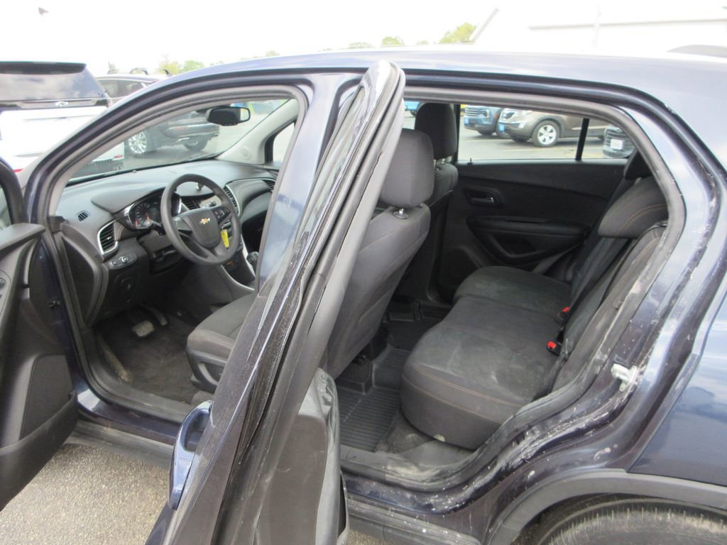 Used 2018 Chevrolet Trax LS FWD image 5
