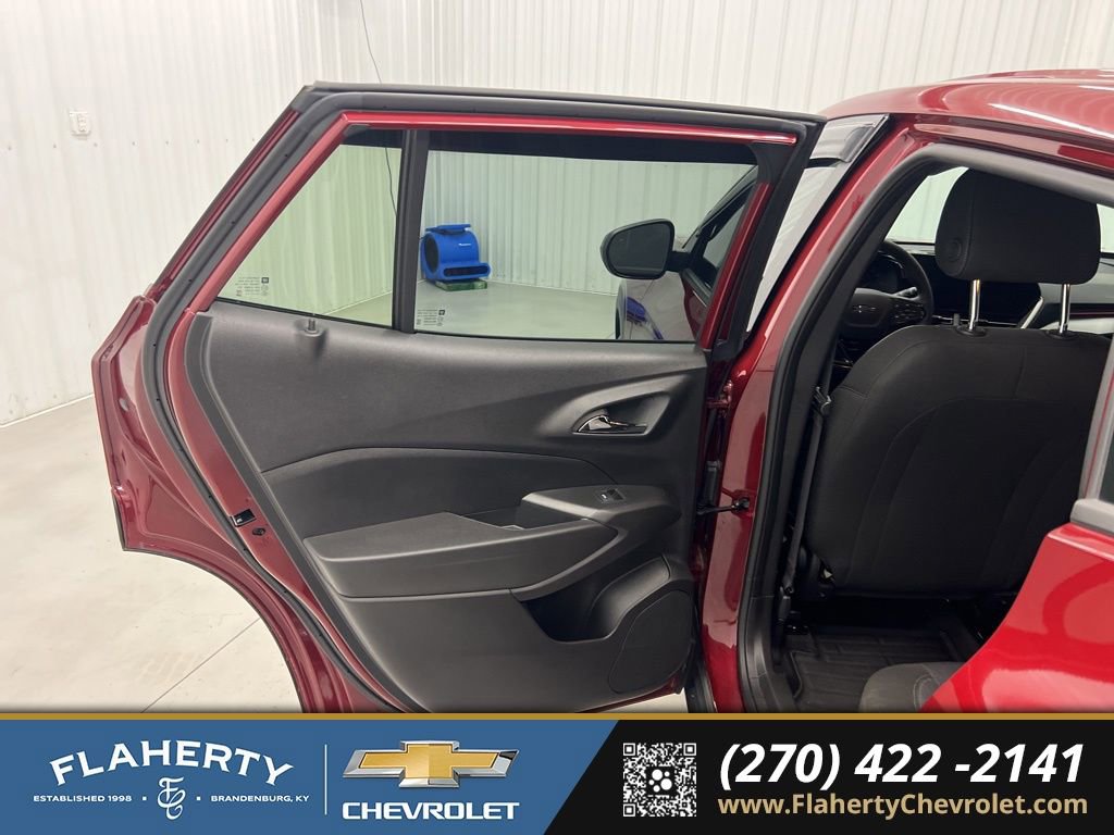 Used 2025 Chevrolet Trax RS w/ Driver Confidence Package image 10