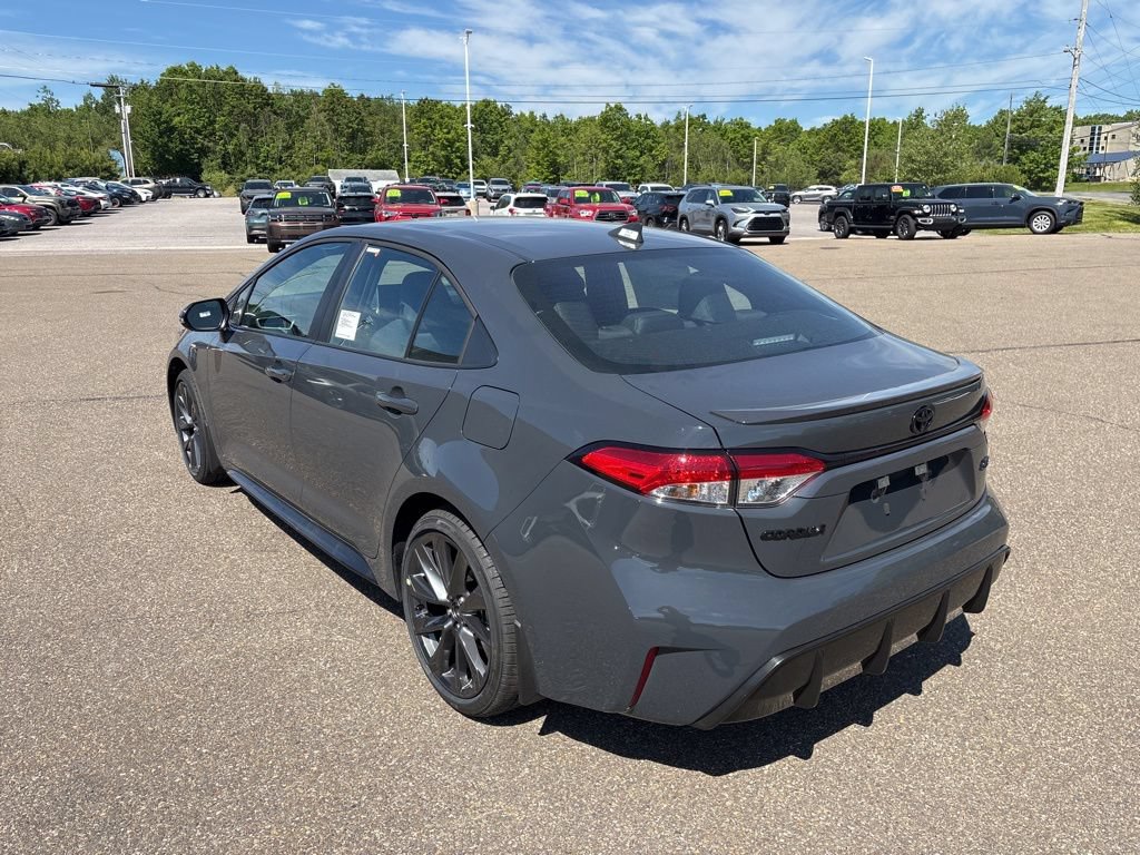 Certified 2026 Toyota Corolla SE w/ SE Package FWD image 4