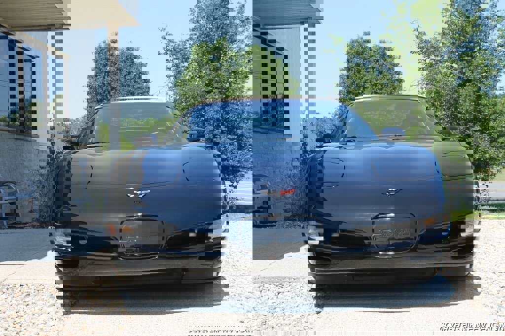 Used 2002 Chevrolet Corvette Convertible w/ Preferred Equipment Group2 image 8