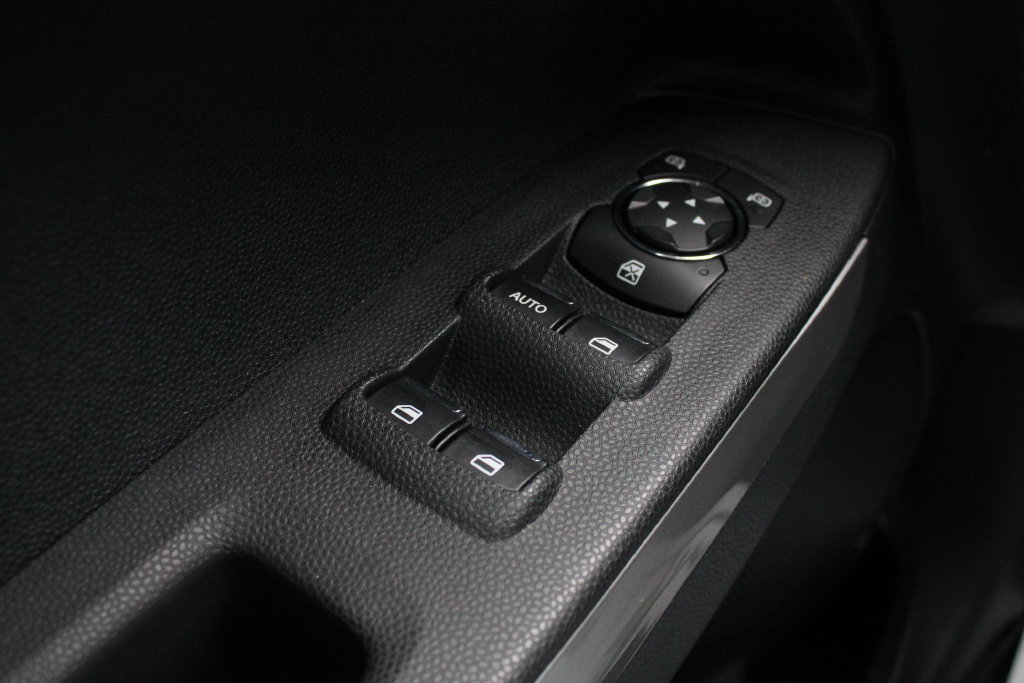 Used 2018 Ford EcoSport Titanium FWD image 8