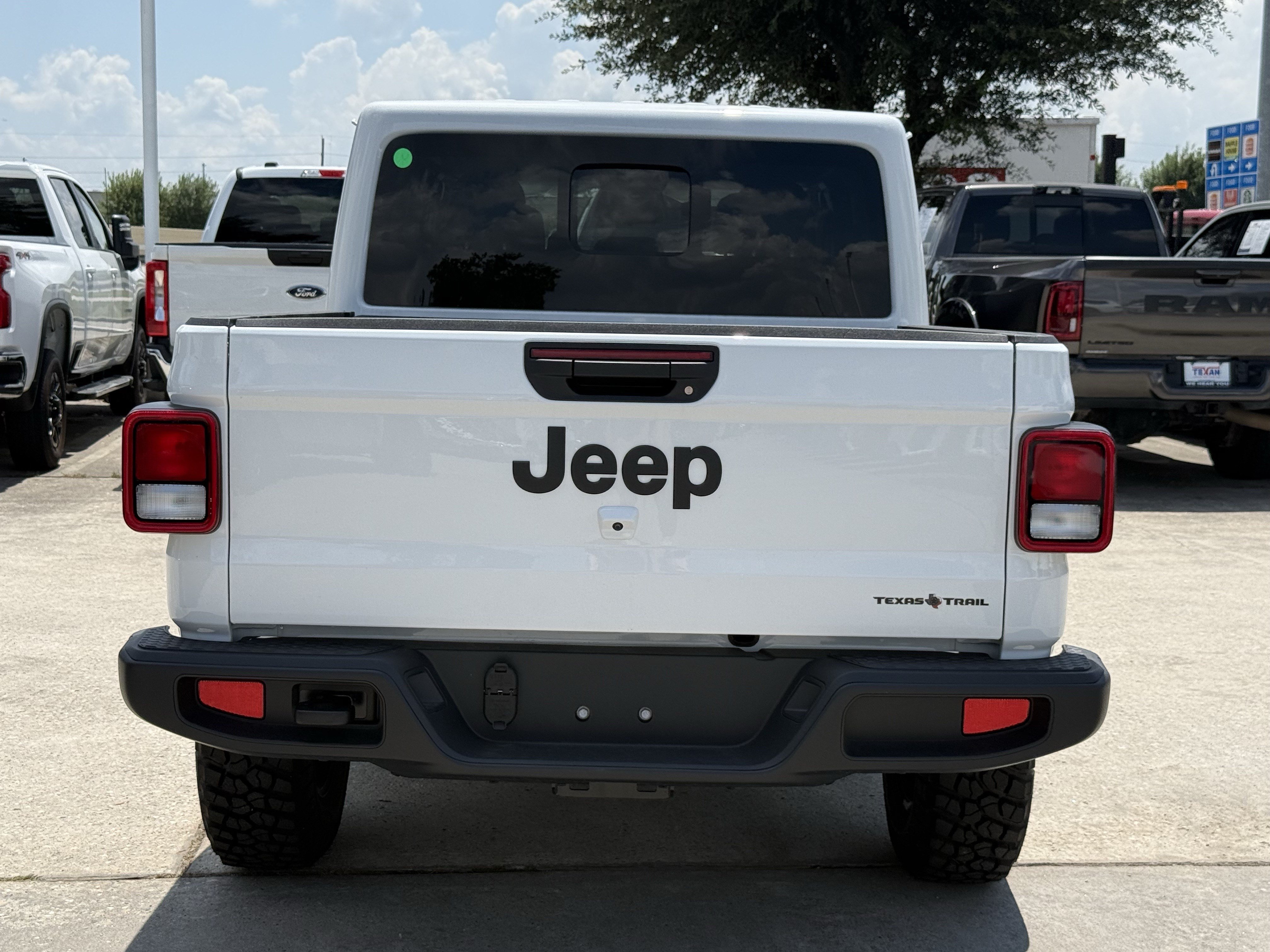 New 2026 Jeep Gladiator Mojave AWD/4WD image 6