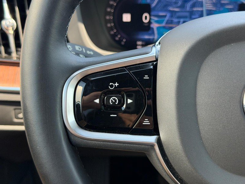Used 2023 Volvo XC60 B5 Ultimate w/ Climate Package AWD/4WD image 17