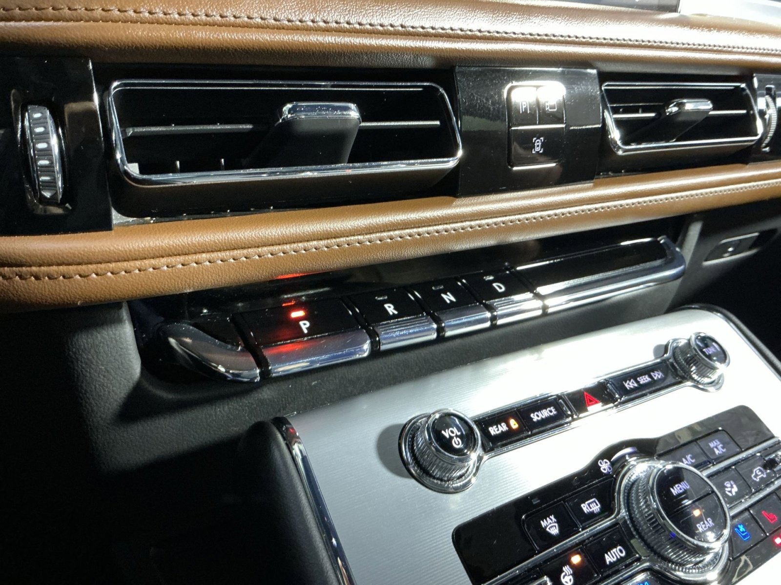 Used 2023 Lincoln Aviator Reserve w/ Elements Package Plus image 30