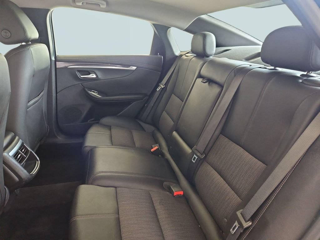 Used 2019 Chevrolet Impala LT FWD image 23