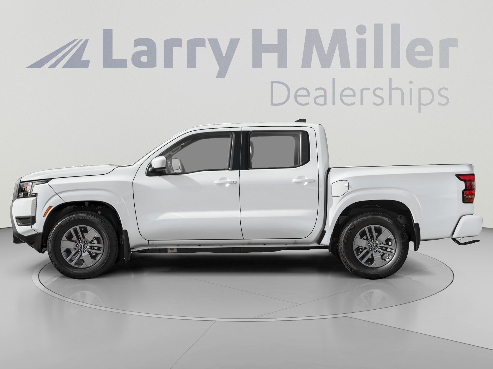 New 2027 Nissan Frontier SV w/ SV Convenience Package AWD/4WD image 3