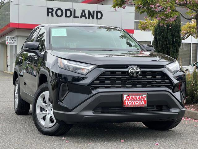 Certified 2025 Toyota RAV4 LE AWD/4WD image 1