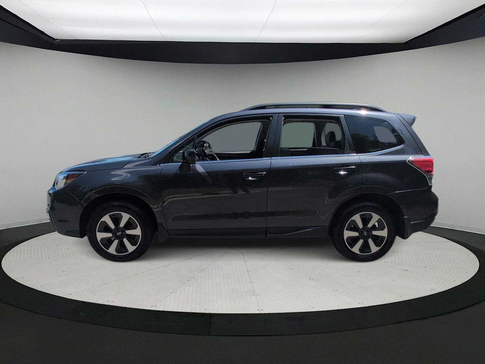 Used 2017 Subaru Forester 2.5i Limited AWD/4WD image 5