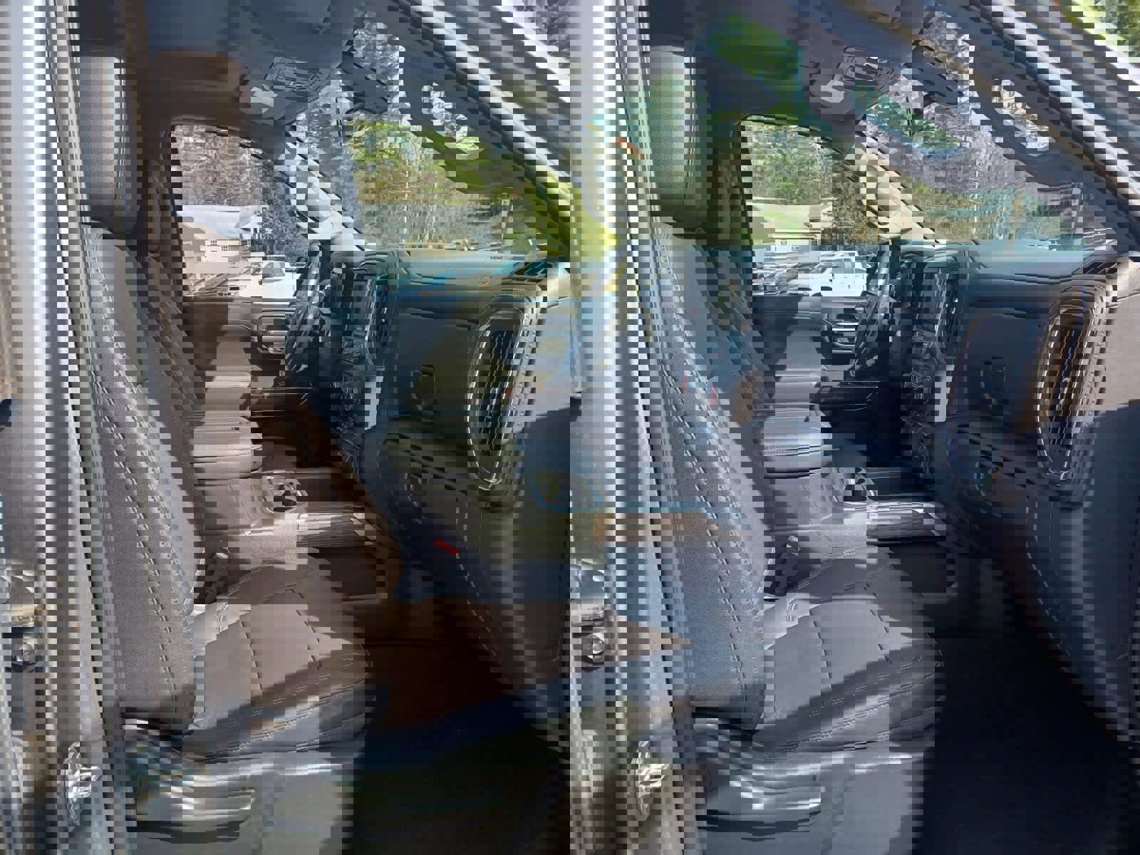 Used 2021 Chevrolet Silverado 1500 LT Trail Boss w/ Convenience Package II image 21