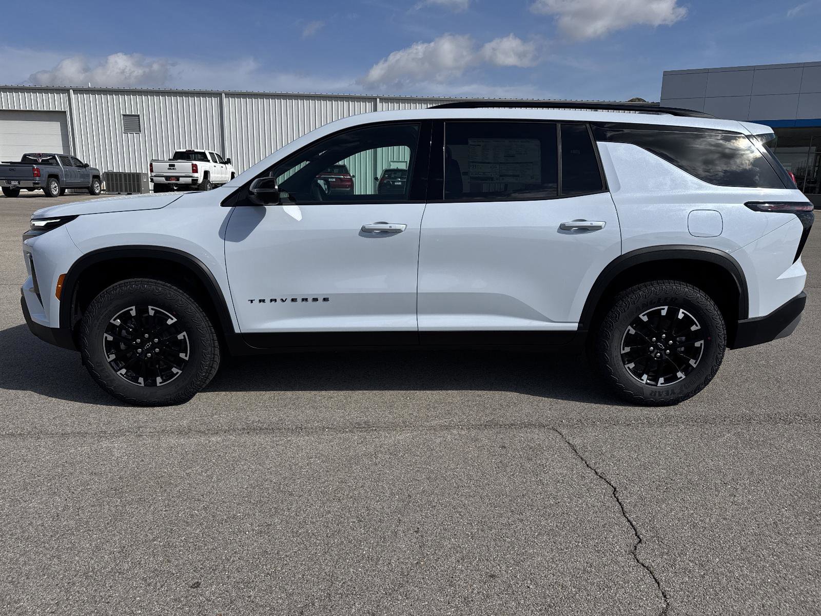 New 2026 Chevrolet Traverse Z71 w/ Driver Confidence Package image 2