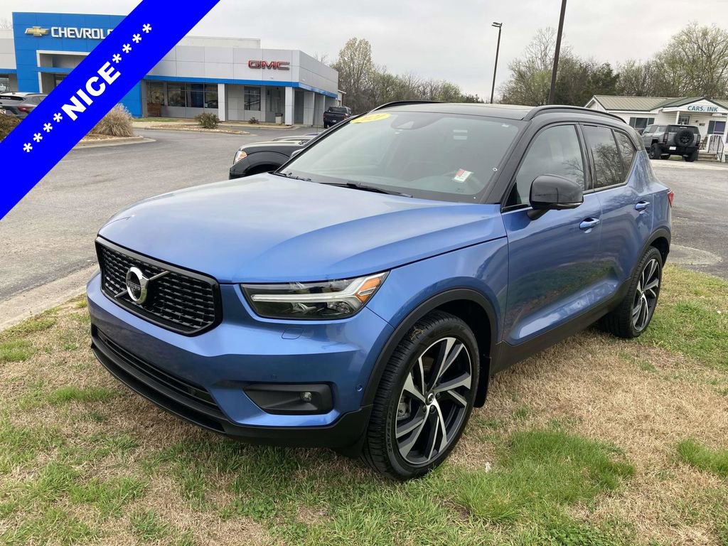 Used 2021 Volvo XC40 T4 R-Design w/ Advanced Package image 8