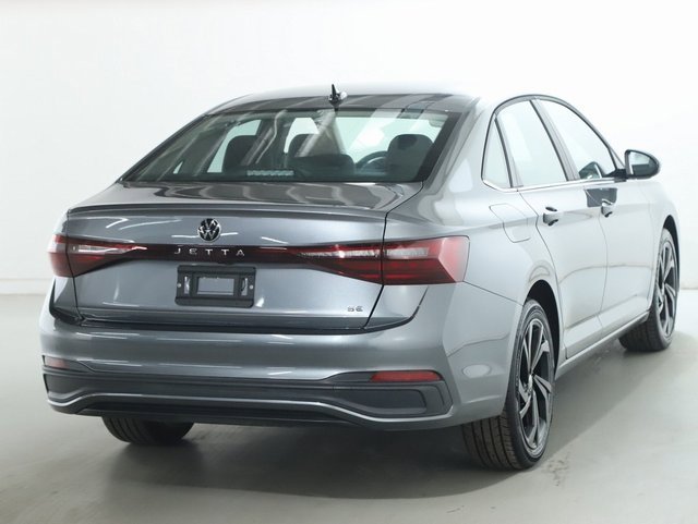 Used 2025 Volkswagen Jetta SE w/ Black Wheel Package image 45
