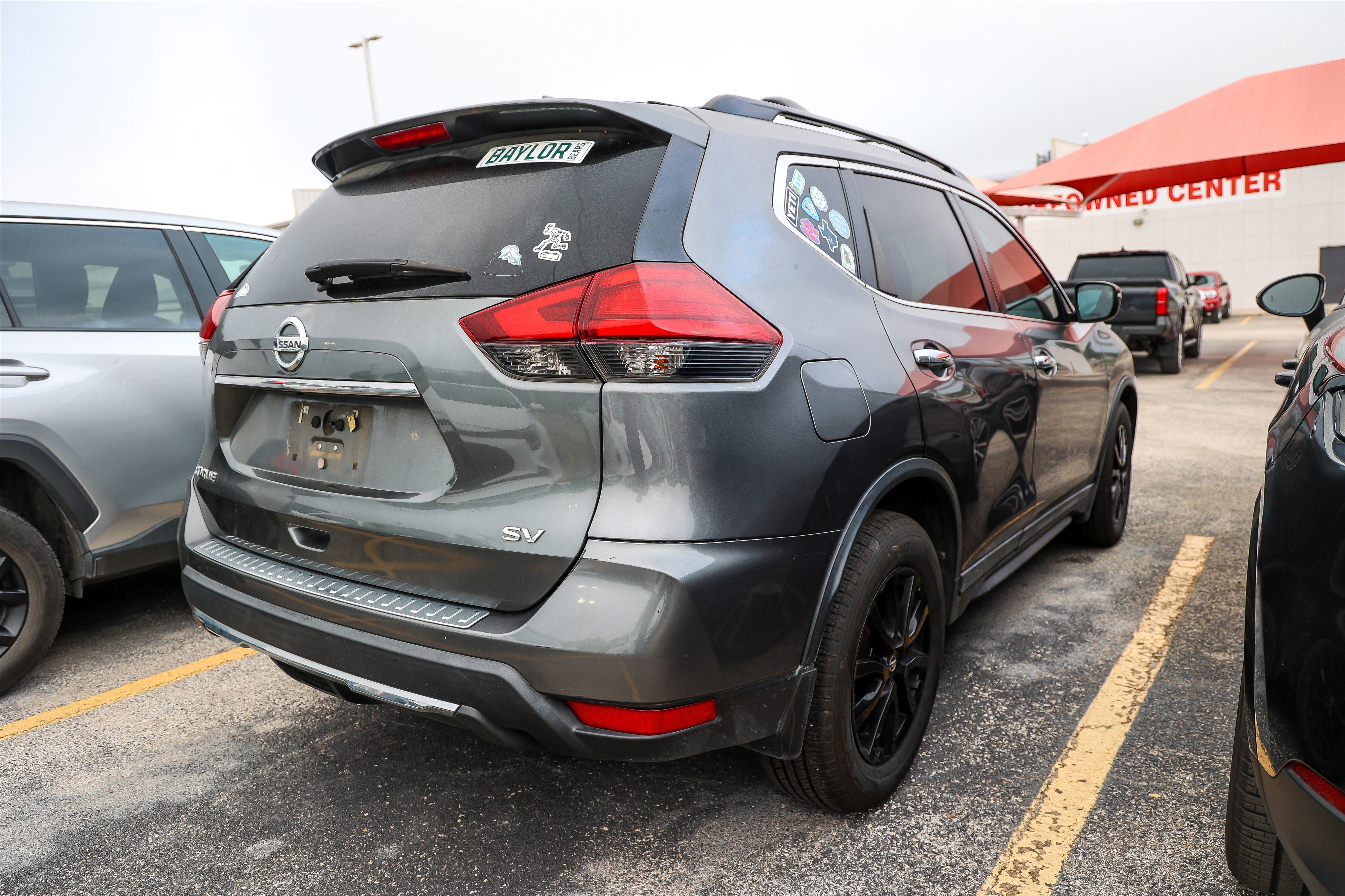 Used 2017 Nissan Rogue SV w/ Midnight Edition FWD image 8