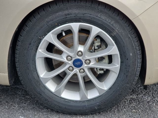 Used 2019 Ford Fusion SE FWD image 24