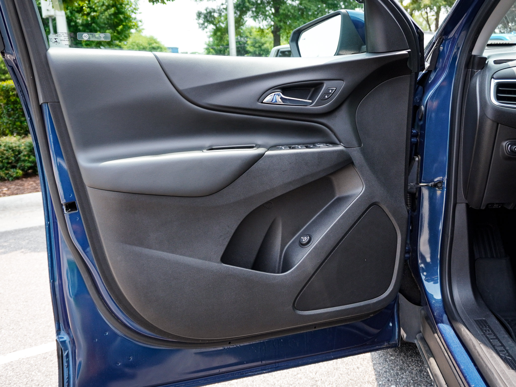 Used 2021 Chevrolet Equinox LT FWD image 14