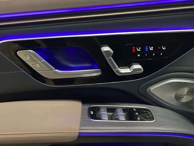 Used 2023 Mercedes-Benz EQS 580 4MATIC Sedan image 34