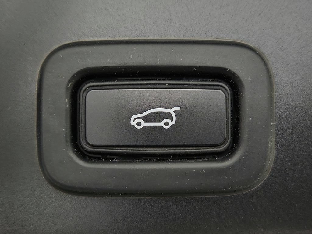 Used 2020 Land Rover Range Rover Evoque S AWD/4WD image 32
