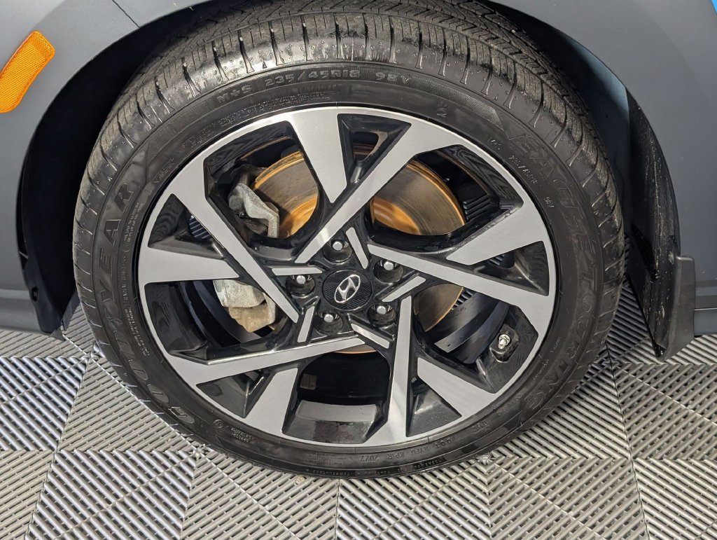 Used 2023 Hyundai Kona Limited AWD/4WD image 10
