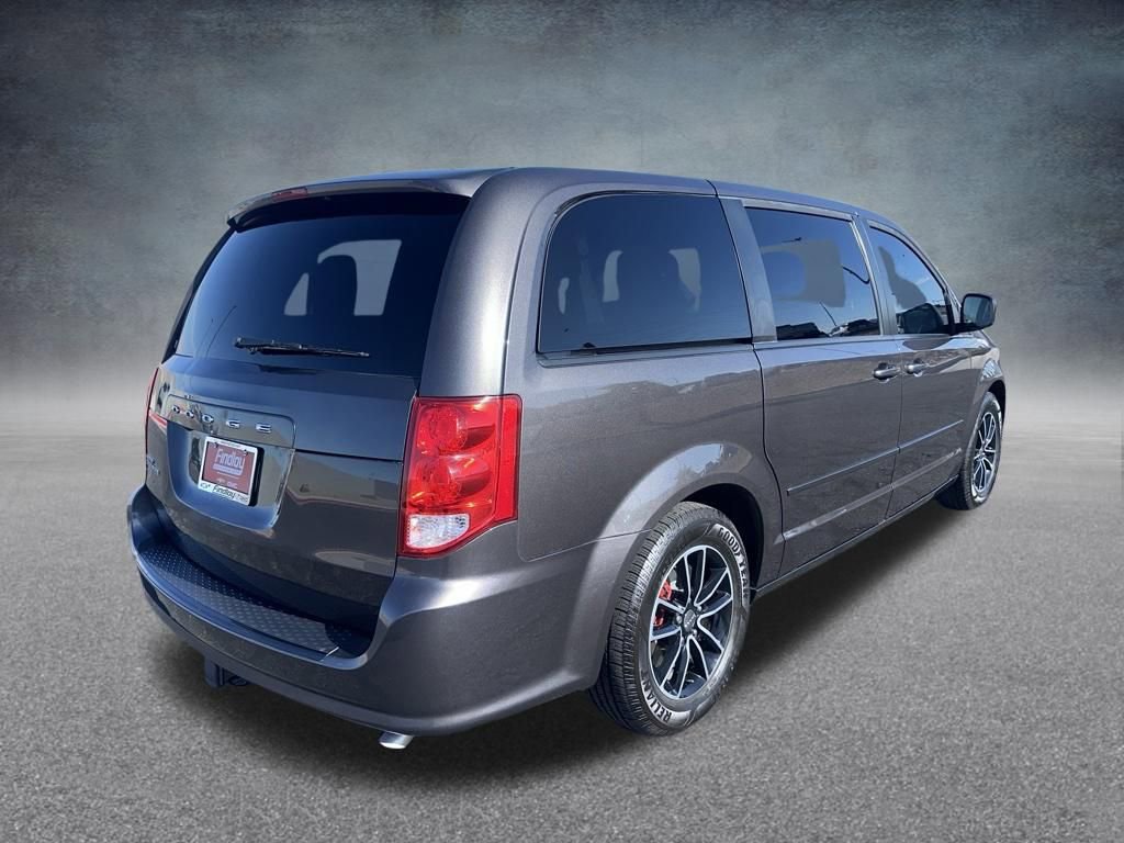 Used 2015 Dodge Grand Caravan SXT w/ Blacktop Package FWD image 3