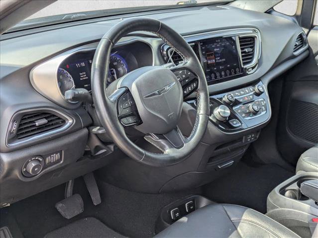 Used 2019 Chrysler Pacifica Touring-L w/ Advanced Safetytec Group FWD image 10