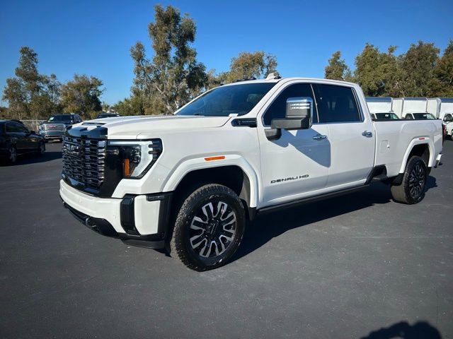Certified 2025 GMC Sierra 2500 Denali Ultimate w/ Max Trailering Package image 3