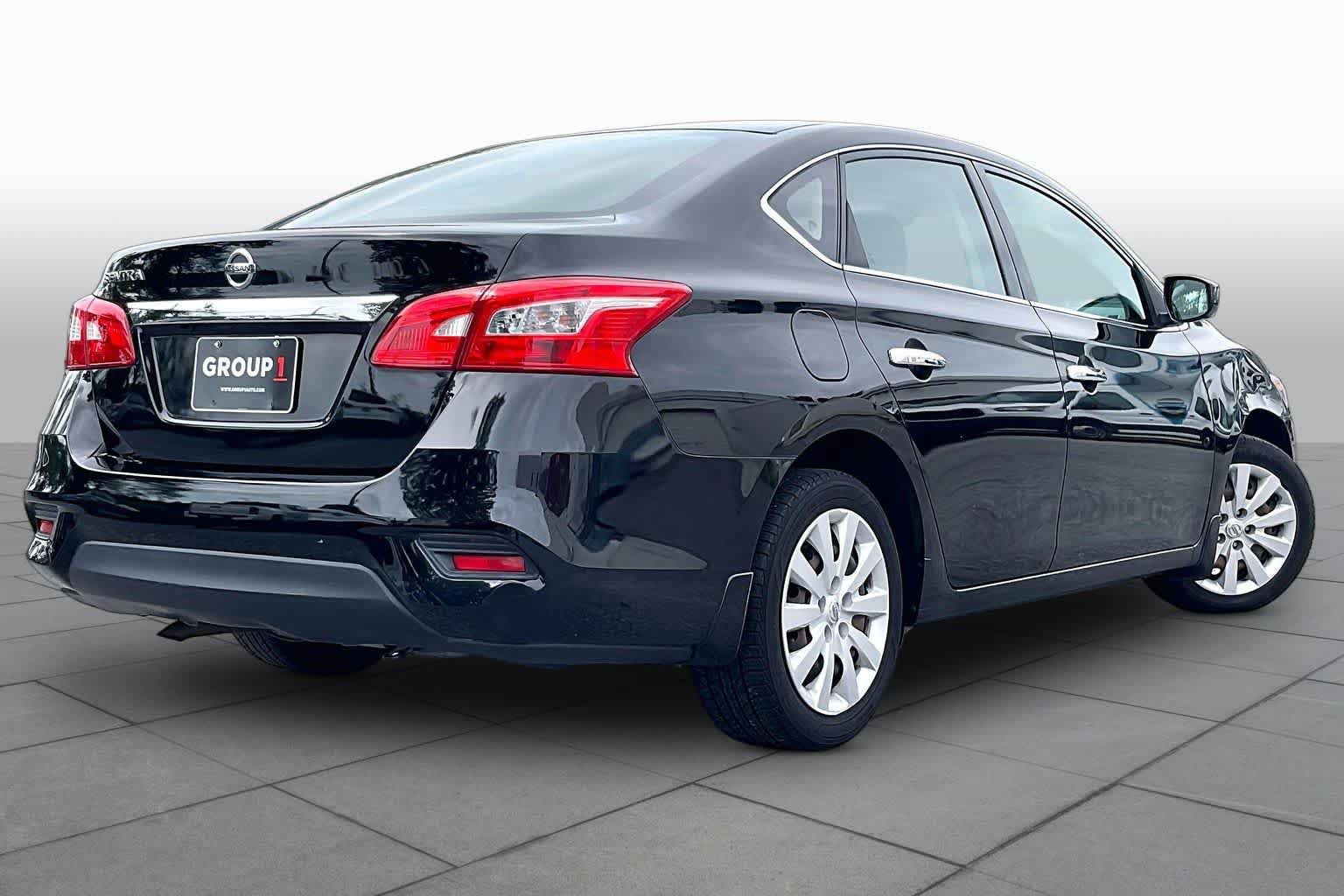 Used 2018 Nissan Sentra S FWD image 11