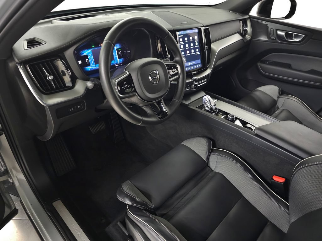 Certified 2024 Volvo XC60 T8 Ultimate w/ Protection Package Premier AWD/4WD image 18