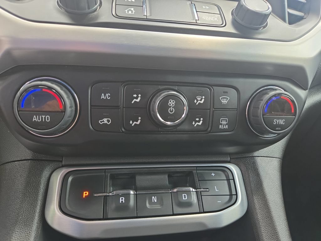 Used 2023 GMC Acadia SLT FWD image 25