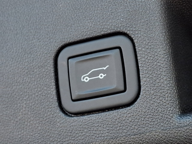 Used 2023 Chevrolet Equinox RS FWD image 30