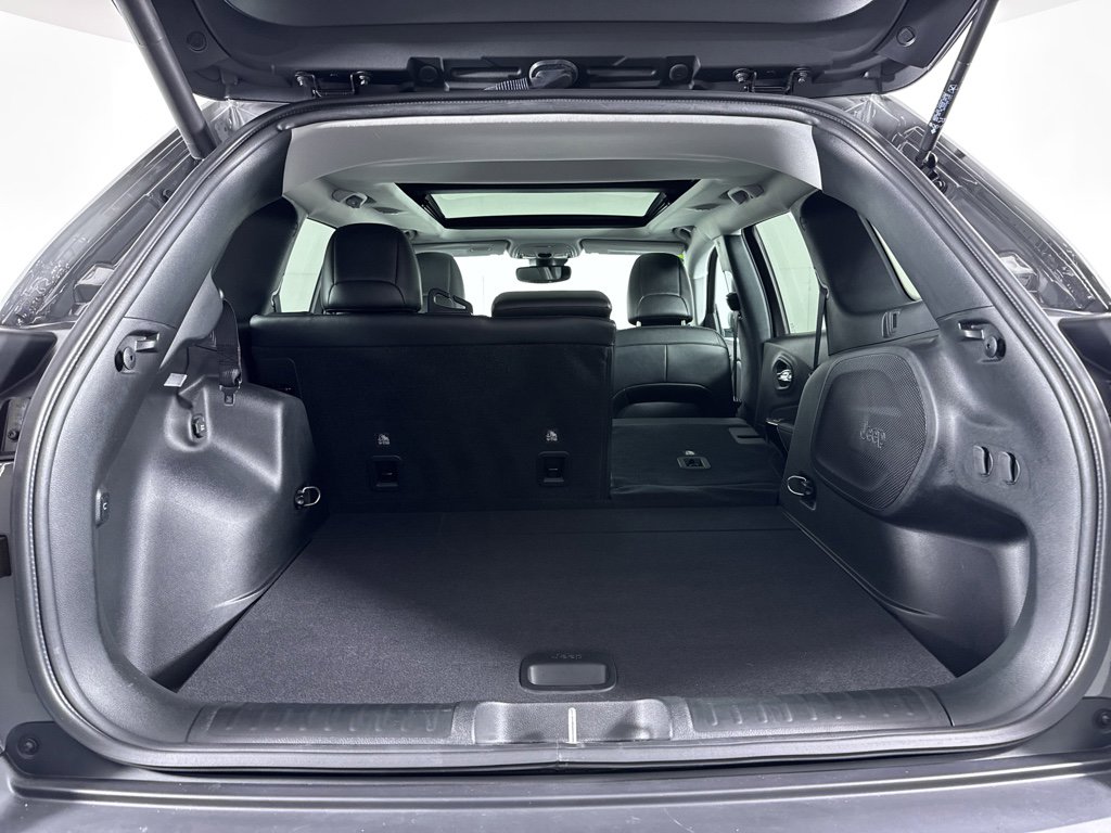 Used 2023 Jeep Cherokee Altitude Lux w/ Lux Elite Package image 6