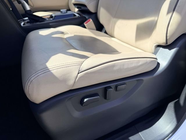 Used 2022 Nissan Armada SL w/ Captain's Chairs Package image 15