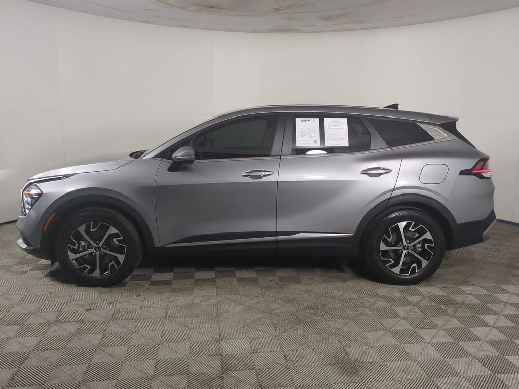 Used 2024 Kia Sportage EX image 8