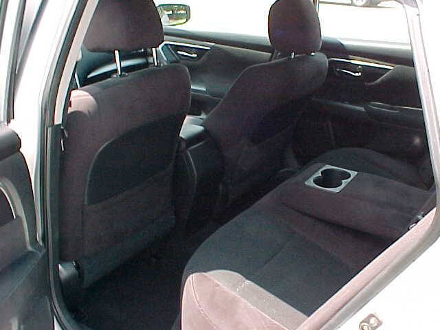 Used 2014 Nissan Altima 2.5 S w/ Display Audio Package FWD image 11