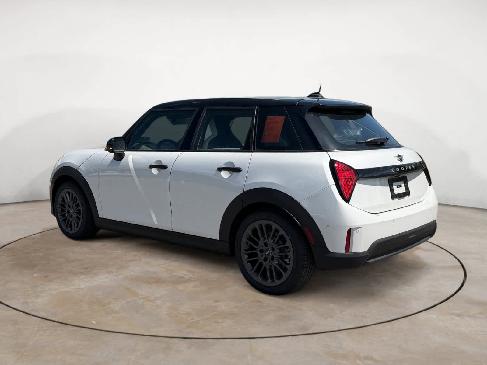 New 2026 MINI Cooper 4-Door Hardtop FWD image 5