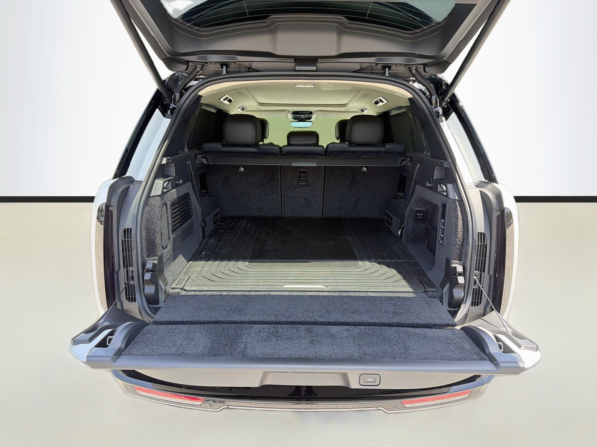 New 2026 Land Rover Range Rover Long Wheelbase SE AWD/4WD image 12