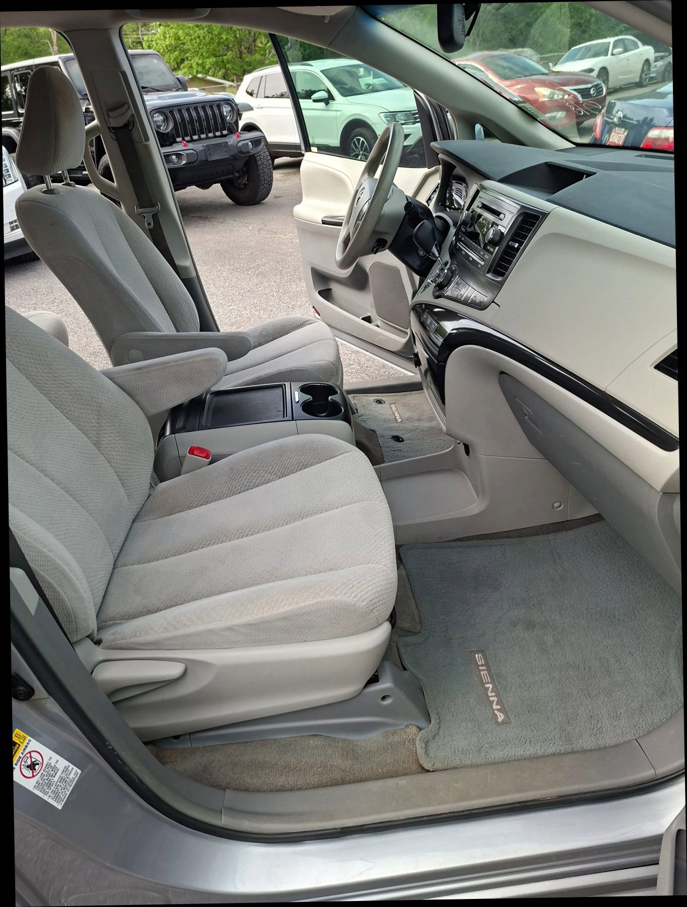 Used 2013 Toyota Sienna LE FWD image 10