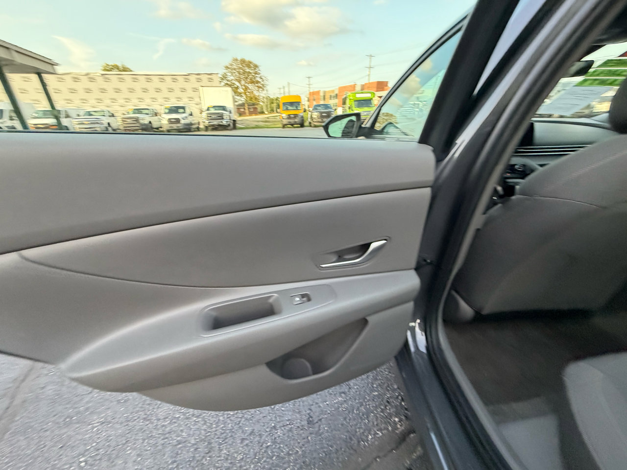 Used 2024 Hyundai Elantra SEL image 13