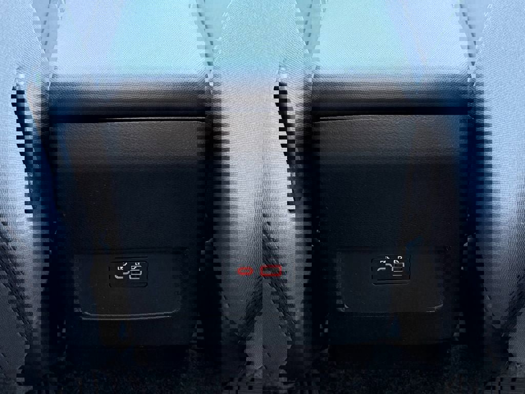 Used 2023 Nissan Frontier SV image 14