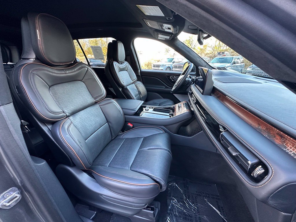 New 2027 Lincoln Aviator Black Label w/ Jet Appearance Package AWD/4WD image 24