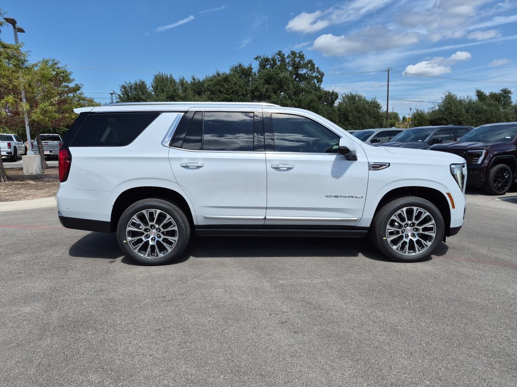 New 2026 GMC Yukon Denali w/ Denali Reserve Package AWD/4WD image 11