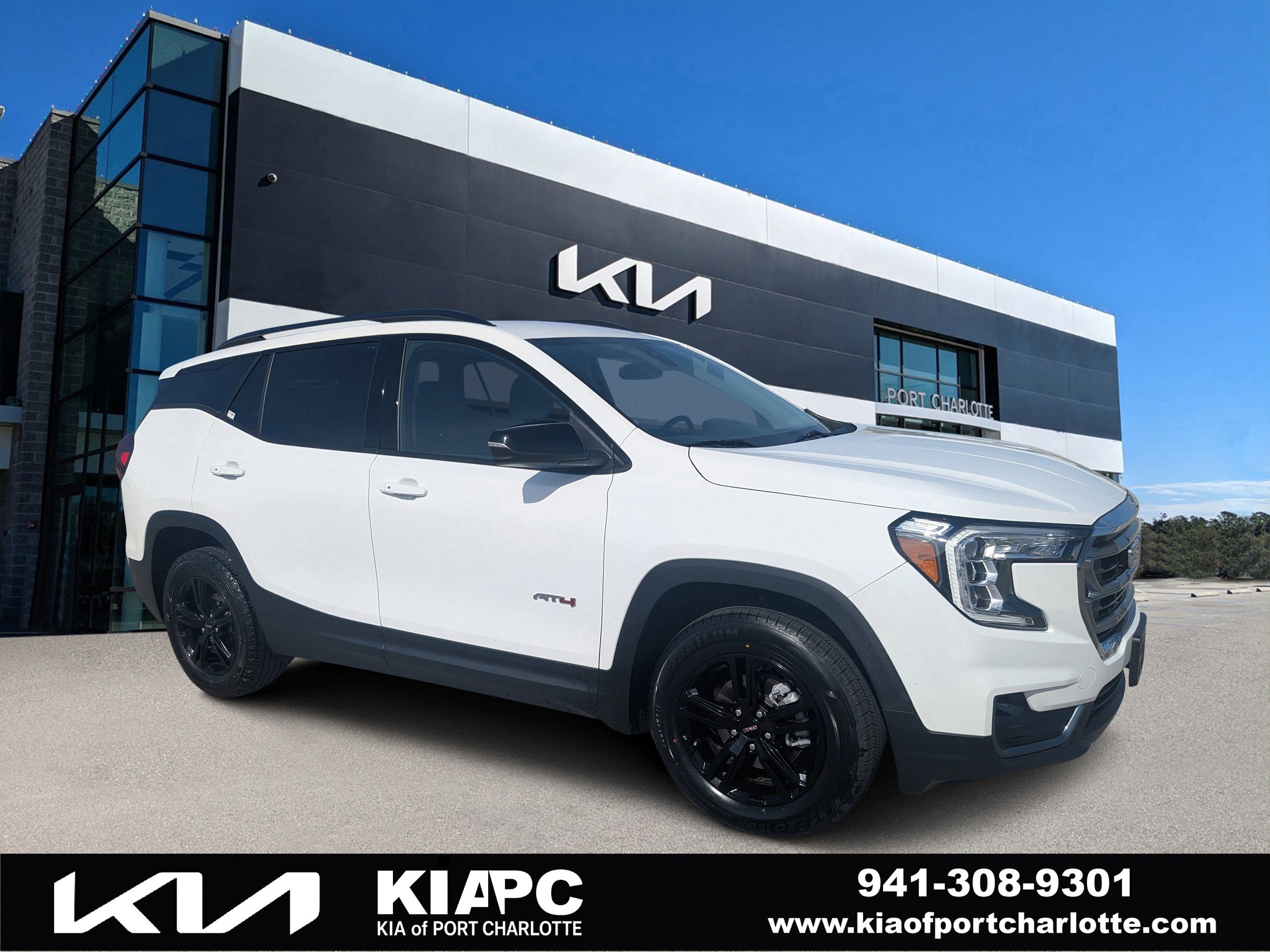 Used 2024 GMC Terrain AT4 AWD/4WD image 1
