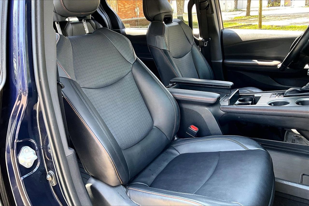Used 2022 Toyota Sienna XSE w/ XSE Plus Package image 30