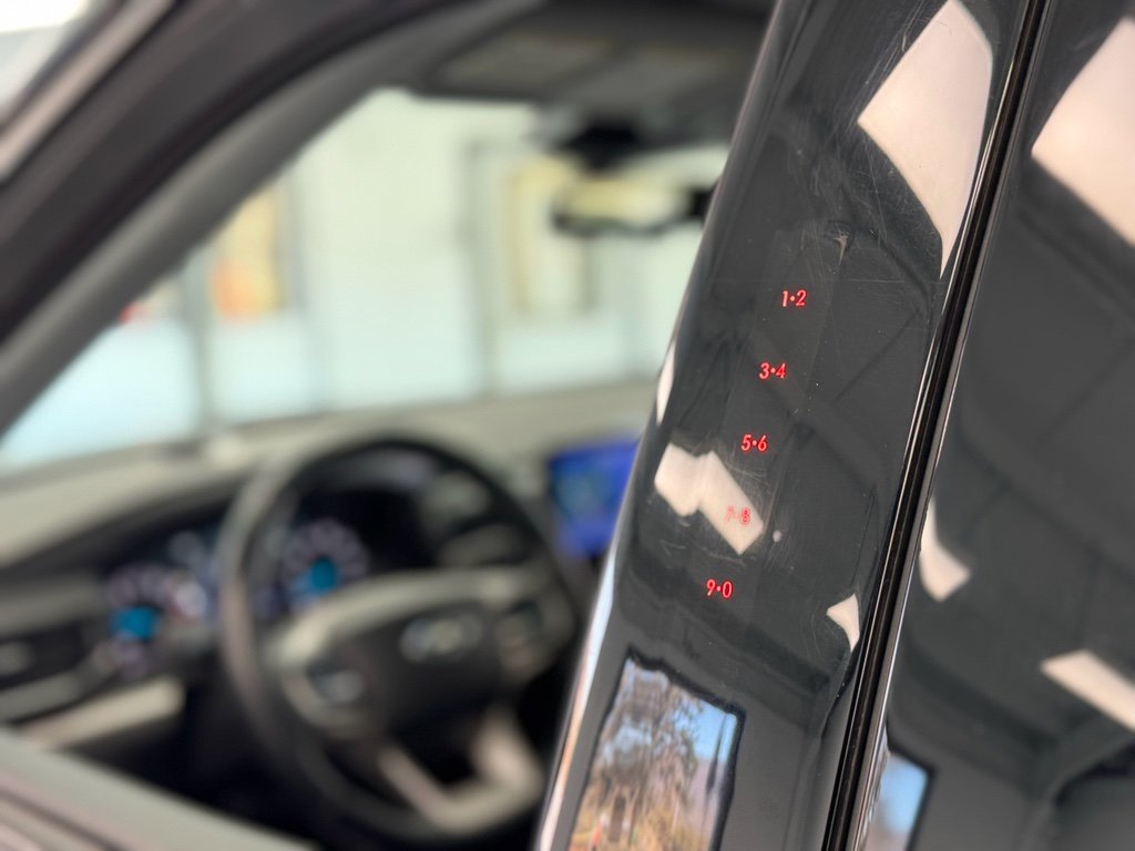 Used 2021 Ford Explorer XLT w/ Equipment Group 202A image 23