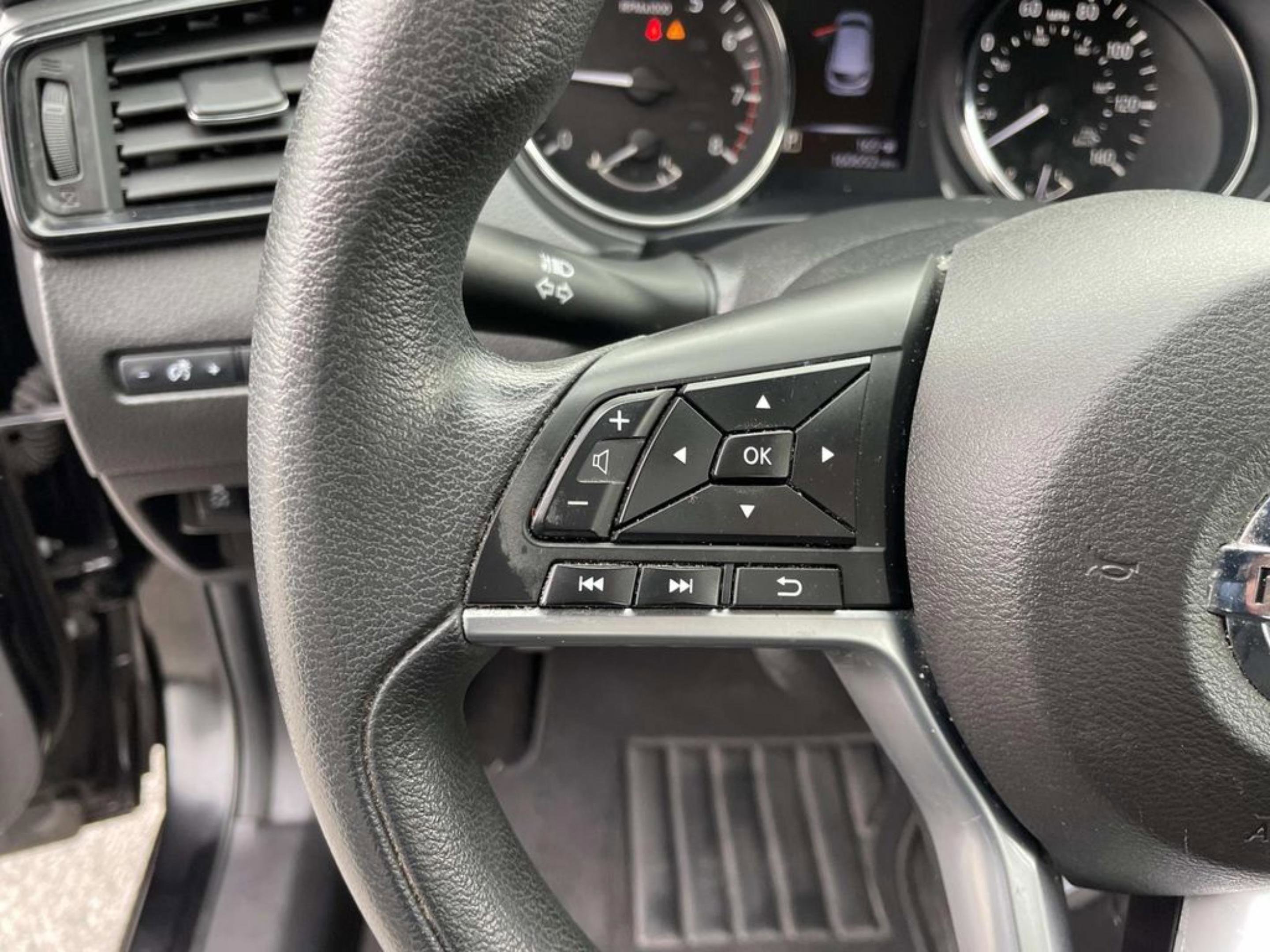 Used 2017 Nissan Rogue Sport S w/ S Appearance Package image 18